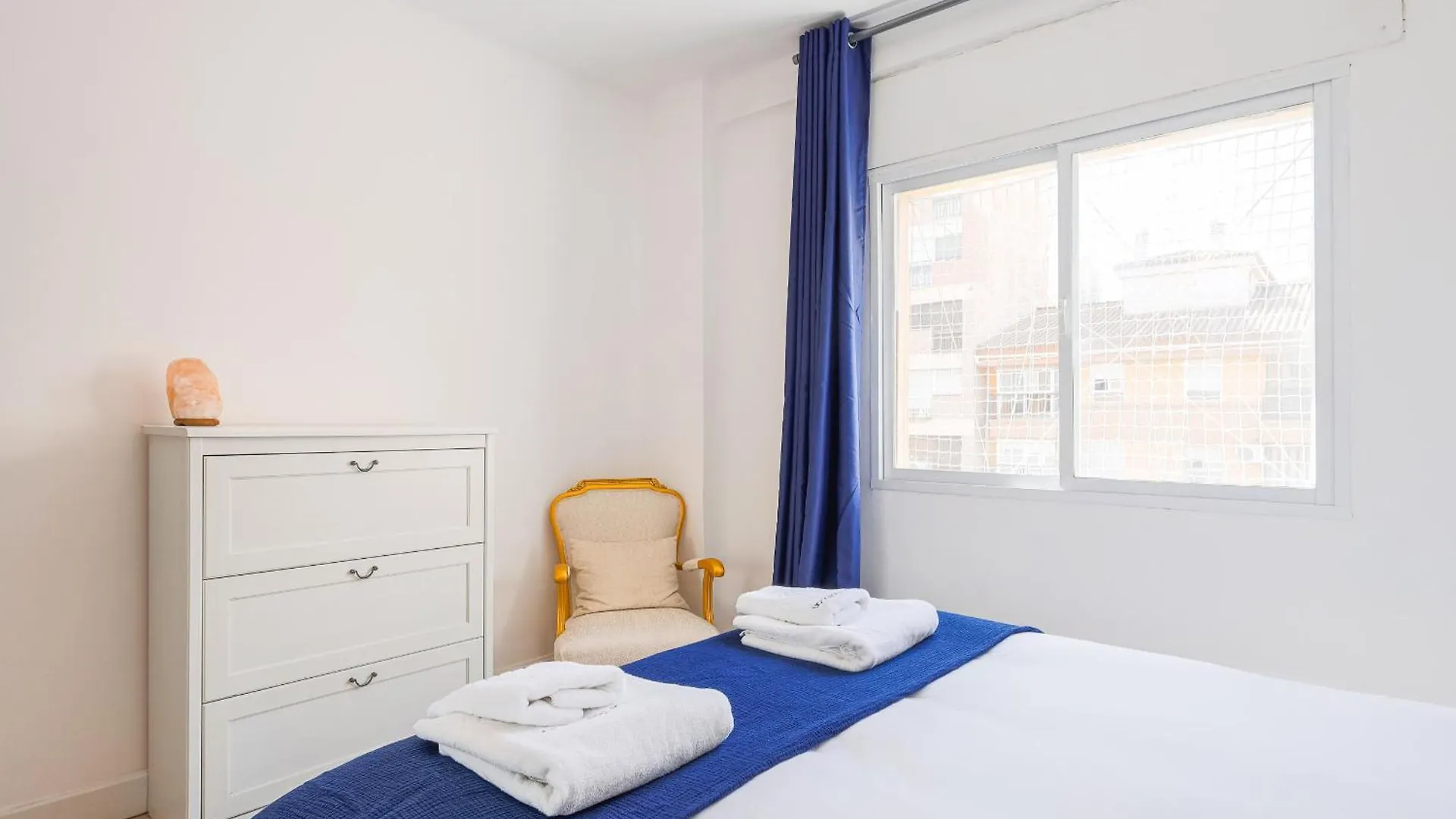 C34 Cosy 4 Bdr Apt Close To Maria Zambrano Malaga Apartment
