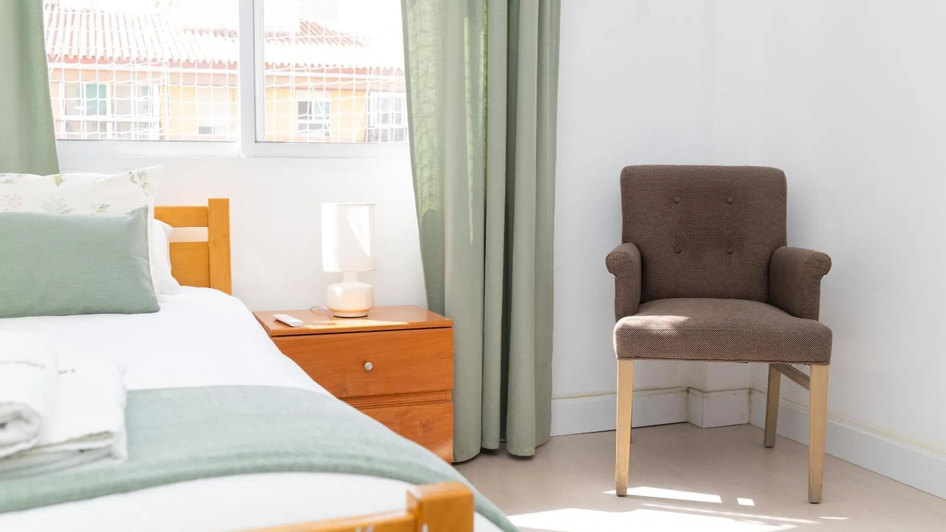 C34 Cosy 4 Bdr Apt Close To Maria Zambrano Malaga 0*,