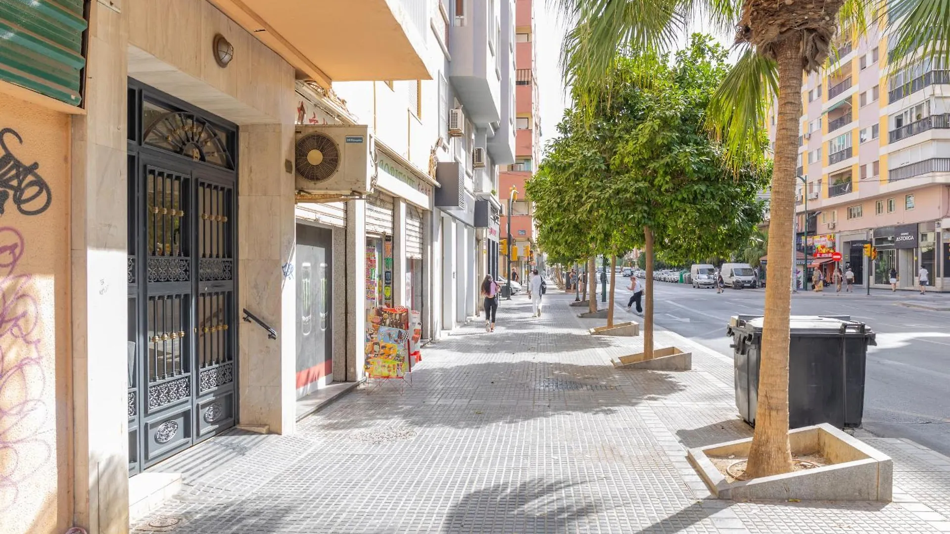 Apartment C34 Cosy 4 Bdr Apt Close To Maria Zambrano Malaga